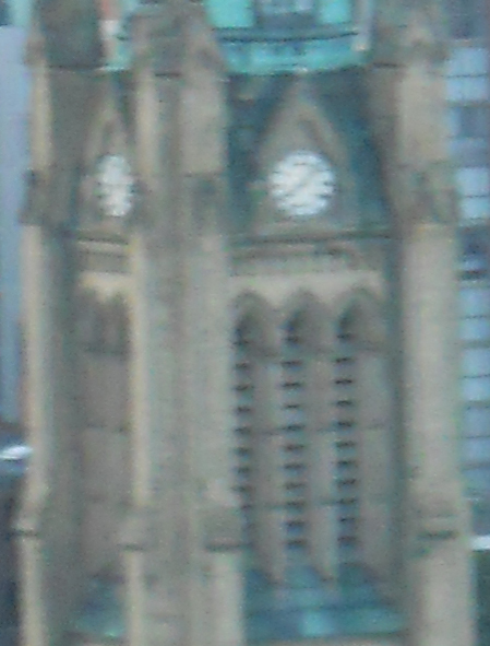 This is the actual full-size image of the steeple at screen resolution (72 pixels per inch) from the Coolpix, zoomed in.